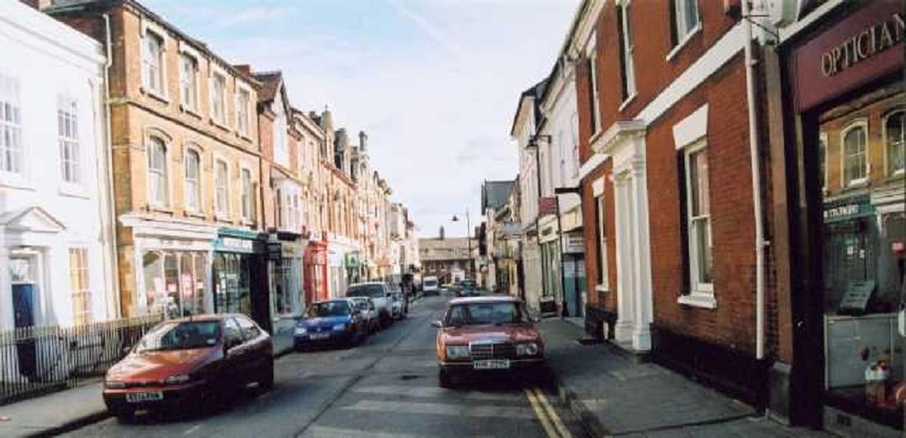 Апартаменты Swindon Old Town Duplex - Entercloud9Sa Экстерьер фото